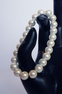 Náramek perlový na gumičce